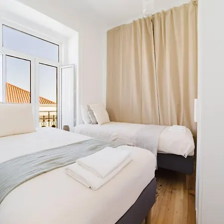 4Br Alfama Gem Cruise Ship Views Sleeps 11 Apartment