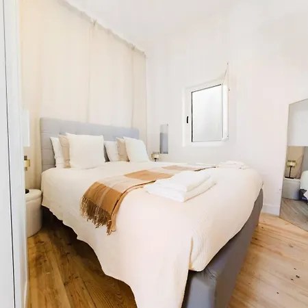 4Br Alfama Gem Cruise Ship Views Sleeps 11 Apartment