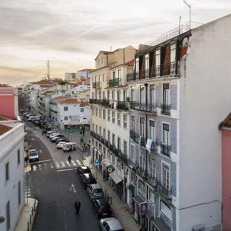 Apartment 4Br Alfama Gem Cruise Ship Views Sleeps 11 Lissabon