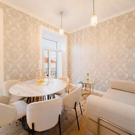 Apartment 4Br Alfama Gem Cruise Ship Views Sleeps 11 Lissabon