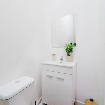 Apartment 4Br Alfama Gem Cruise Ship Views Sleeps 11 Lissabon
