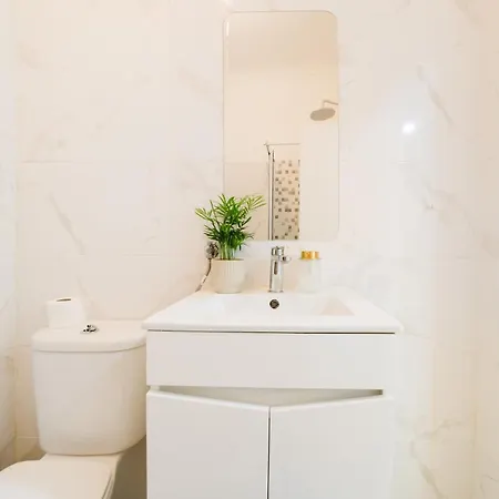 Apartment 4Br Alfama Gem Cruise Ship Views Sleeps 11 Lissabon